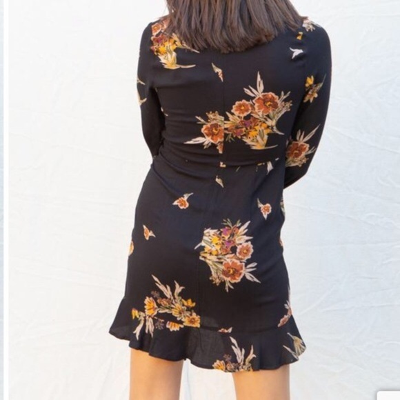 Saltwater Luxe Brantley Black Floral Cinch Dress size M - Picture 6 of 14